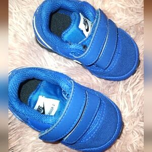 Blue nikes 3c